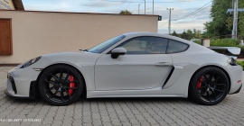 Porsche 718 Cayman GT4